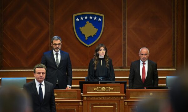 “Kosova drejt zgjedhjeve të reja: Albulena Haxhiu vendos mes 31 majit dhe 7 qershorit!”