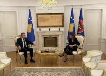 Zgjedhjet e parakohshme, Haxhiu si u.d. e presidentes takohet me kreun e KQZ-së.
