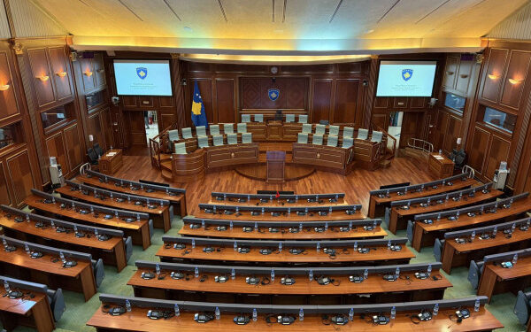 “Deputetët mblidhen nesër, 10 pika në rend dite në seancë”