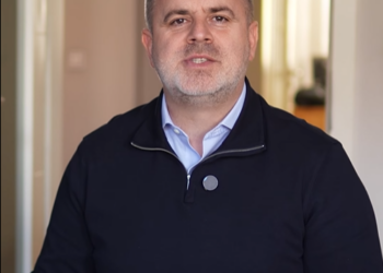 Azemi: Mosrritja e çmimit të energjisë është fitore e qytetarëve, por skandali duhet zbardhur