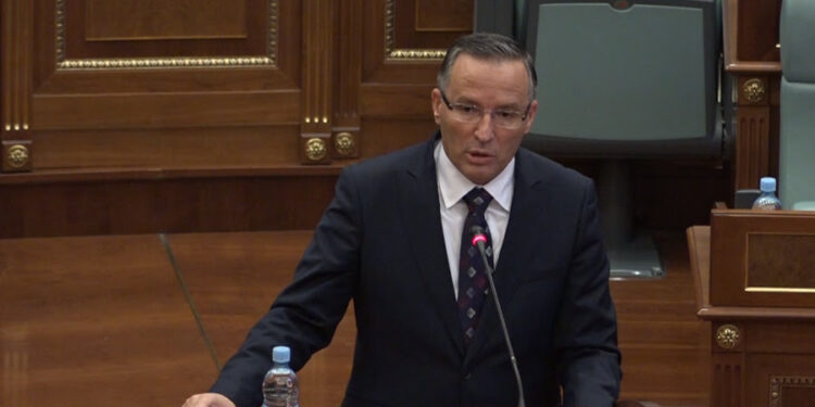 “HAMZA TRONDIT ME DEKLARATËN: Pushteti më i rrezikshëm është ai që pushton mendjen!”.