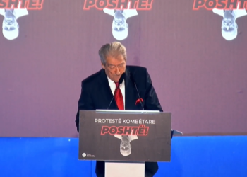 Protesta e PD në Tiranë, Berisha rikthen fjalimet dhe akuzon Ramën