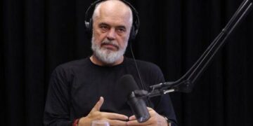 Rama paralajmëron rritje pagash dhe pensionesh: Do kompensohet inflacioni për mësuesit dhe mjekët