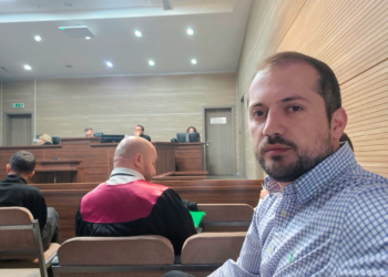 Pas dënimit me 1 vit e 6 muaj burg, Egzon Azemi me akuza ndaj gjyqtarëve: i lidh me Serbinë