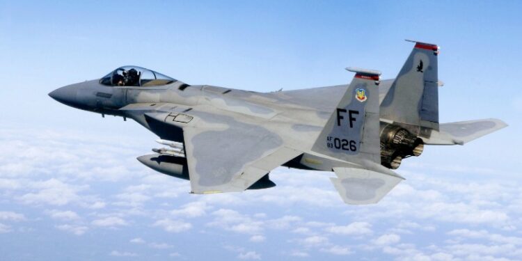 Rrëzohet avion luftarak amerikan në Iran, dy pilotë të zhdukur