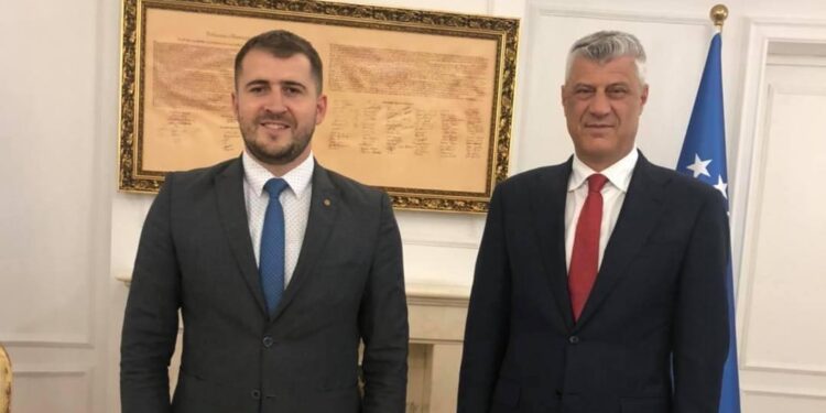 “Lushtaku mbron Thaçin: Ofendimet ndaj tij i quan përçarje dhe tradhti”