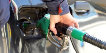 “Nafta bie sërish: Çmimi zbret në 1.68€ për litër!”