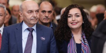 Mustafa “shpërthen”: “Po e rrezikon Kosovën dhe po zgërdhihen”, akuza ndaj Osmanit për dëmtim të LDK-së