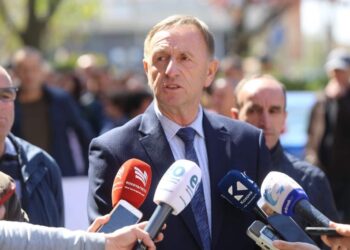 600 euro pagë:Azemi tregon kërkesën e punëtorëve në Pristina