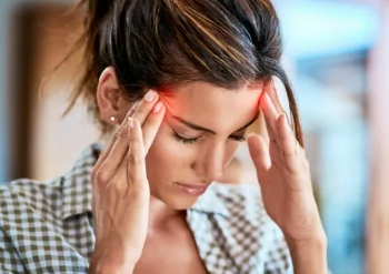 Migrena dhe dhimbjet e kokës – pse analgjezikët nuk janë gjithmonë zgjidhja