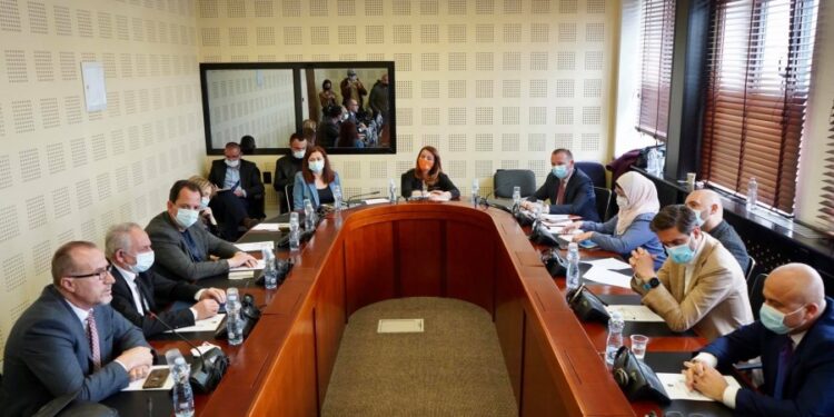 “Kriza thellohet: Dështon mbledhja e Komisionit për Shëndetësi”