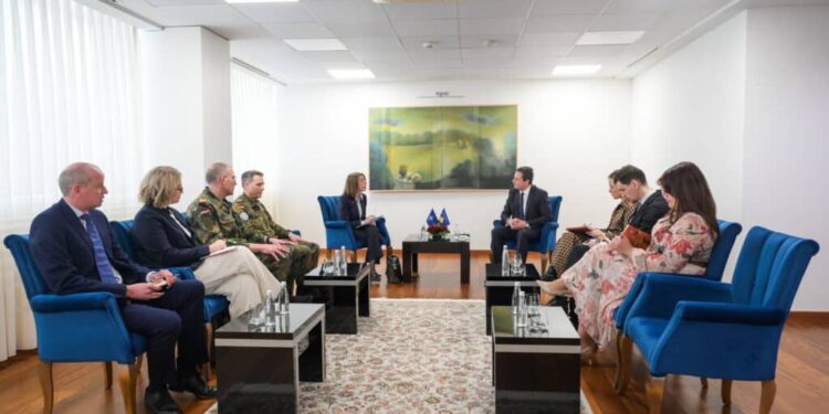 Kryeministri Kurti pret zyrtaren e NATO-s, Hallengren: Kosova synon rritjen e kapaciteteve ushtarake dhe integrimin në aleancë