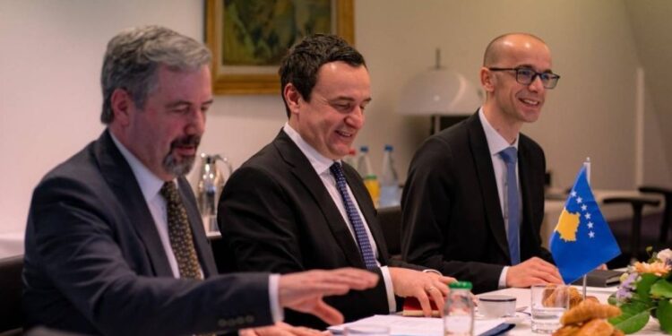 Kryeministri Kurti emëroi ambasadorin Bajrami kryenegociator në dialogun Kosovë–Serbi