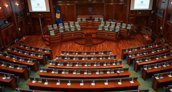 LVV braktis Kuvendin pas pauzës, nis seanca për çmimet e naftës