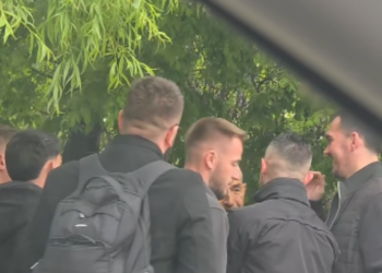 “Seanca e shumëpritur për vrasjen e Liridona Ademajt, familjarët mbërrijnë në Gjykatë”
