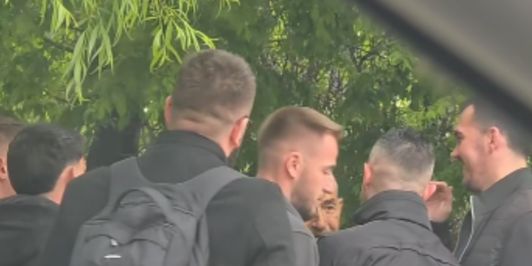 “Seanca e shumëpritur për vrasjen e Liridona Ademajt, familjarët mbërrijnë në Gjykatë”