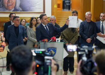 Abdixhiku publikon 15 nënshkrimet e LDK-së për Vjosa Osmanin