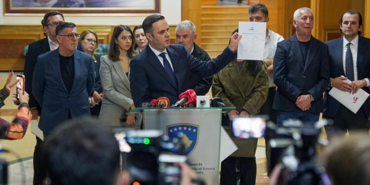 Abdixhiku publikon 15 nënshkrimet e LDK-së për Vjosa Osmanin