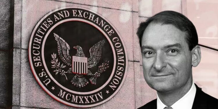 Një vit me Paul Atkins në krye të SEC: SHBA hapet ndaj kriptovalutave, por shqetësimet për manipulim rriten