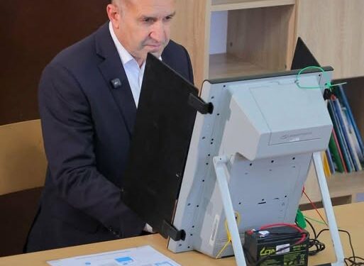 Zgjedhjet në Bullgari: Radev favorit, frikë për një “model Orbán” në BE