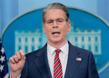 HBA paralajmëron sanksione për bizneset që bashkëpunojnë me linjat ajrore iraniane