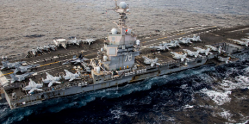 SHBA rikthen aeroplanmbajtësen bërthamore USS Gerald R. Ford në Detin e Kuq mes tensioneve në rritje