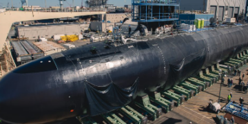 USS New Jersey rikthehet në shërbim, nëndetësja bërthamore amerikane drejt gatishmërisë së plotë operative