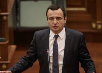 Albin Kurti i përgjigjet Arbër Rrahmanit: Çështjet e ndryshimit të gjinisë nuk janë në kompetencë të familjes