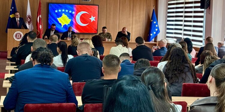 Ambasadori Turk në UHZ Pejë, fokus në thellimin e bashkëpunimit akademik dhe ndërkombëtar