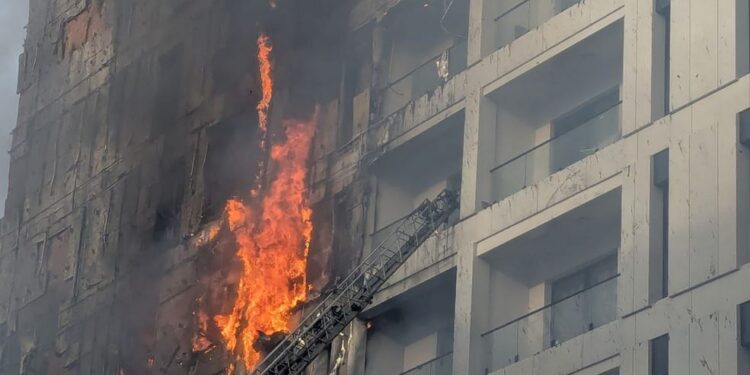 Zjarri në ‘Arlis’ ngre alarmin: Inxhinierët paralajmëruan rrezikun prej vitesh