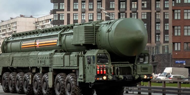 G7 paralajmëron për rritjen e arsenalit bërthamor të Rusisë dhe Kinës, kërkon rol stabilizues nga SHBA