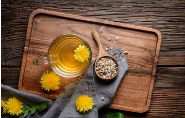 Mbajtja e ujit në trup: shkaqet, simptomat dhe mënyrat natyrale për ta reduktuar