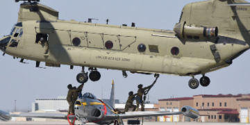 Helikopteri Chinook bën histori: ulje autonome pa pilot në kontroll