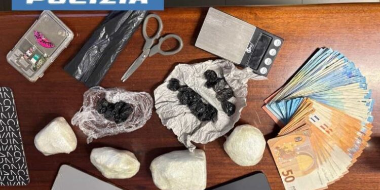 Shqiptari arrestohet në Itali, trafikonte drogë me skuter