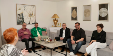 Hamza viziton familjen në Prekaz: Rritja e çmimeve po e rëndon jetën e qytetarëve, duhen masa mbrojtëse