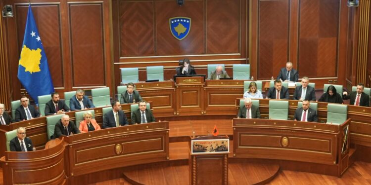 “Kuvendi mblidhet sot: President i ri apo vendi shkon në zgjedhje?”