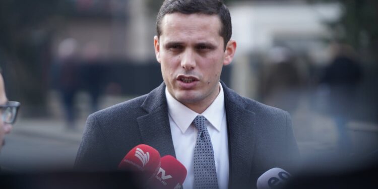 Gruda: Kurti me agjendë që vendi të mbahet i bllokuar