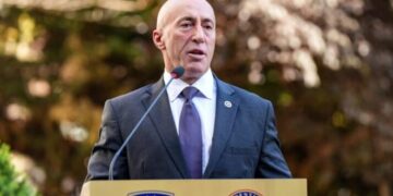 E fortë nga Haradinaj: “Kurti po e shfrytëzon këtë kohë për të kapur shtetin”