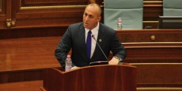 Përplasje në Kuvend: Haradinaj i ashpër ndaj Kurtit, Haxhiu ia ndërpret fjalën