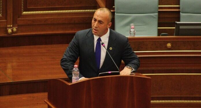 Përplasje në Kuvend: Haradinaj i ashpër ndaj Kurtit, Haxhiu ia ndërpret fjalën