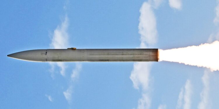 SHBA aktivizon raketën hipersonike “Dark Eagle”, armë strategjike për goditje të shpejta globale