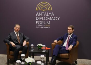 Hoxha takon homologun serb në Antalia: Fokus te dialogu dhe bashkëpunimi ekonomik