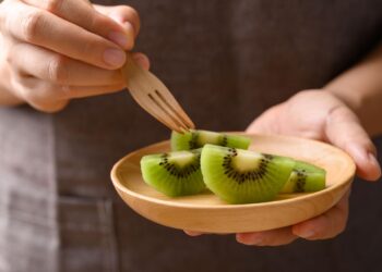 Kivi, zgjedhje e sigurt për diabetikët – si ndikon në nivelin e sheqerit në gjak