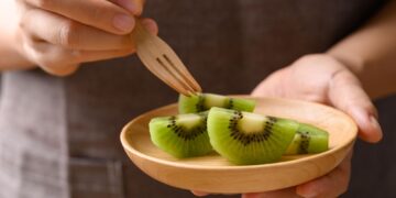Kivi, zgjedhje e sigurt për diabetikët – si ndikon në nivelin e sheqerit në gjak