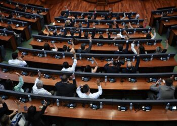 Seancë urgjente në Kuvend nga ora 17:00, në rend dite 10 projektligje