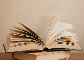 Sot festohet Dita Ndërkombëtare e Librit – pse leximi është më i rëndësishëm se kurrë