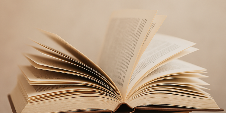 Sot festohet Dita Ndërkombëtare e Librit – pse leximi është më i rëndësishëm se kurrë