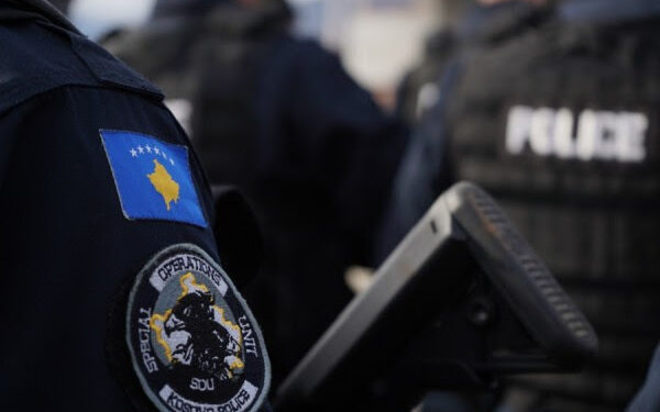Katër persona të kërkuar me letër-rreshtim ndërkombëtar ekstradohen në Kosovë nga tre shtete