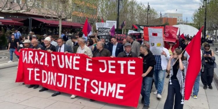 Dita e Punëtorëve: Nesër protestë në Prishtinë.