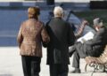 Sot dalin pensionet e moshës dhe kontribuuese.